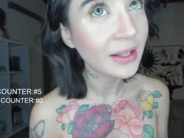girl
        lonelly_lolly98 cam image #3284608