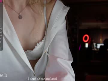 girl
        bestblondiiecb cam image #1110239