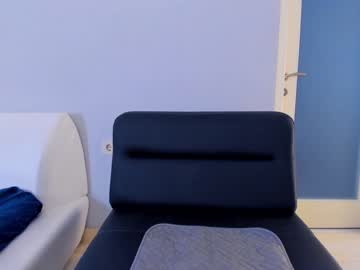 girl
        kittycaitlin cam image #1889627