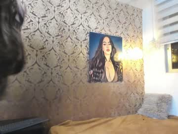 girl
        srta_roja cam image #2091727