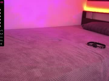 couple
        tinalittle_ cam image #1578468