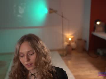 girl
        chillwithkira cam image #860375