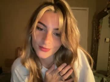 girl
        quinnheartxx cam image #2413065