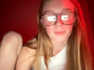 girl
        kaybrookee cam image #1286340