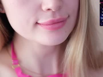 girl
        love_you_to123 cam image #1635070