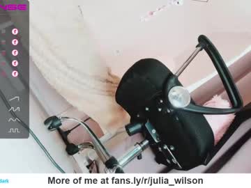 girl
        julia_wilson cam image #1869826