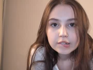 girl
        ritaschneider cam image #1125850