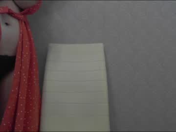girl
        playful_goldie cam image #1351336