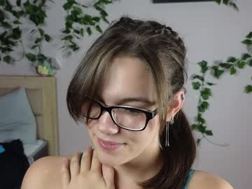 girl
        teresabriggs cam image #2321293