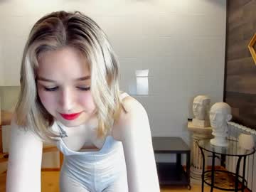 girl
        crystal__lady cam image #542967