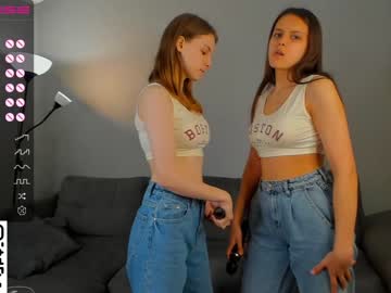 couple
        harleynyla cam image #1384809