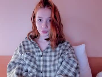 girl
        sleepycode002 cam image #3146459