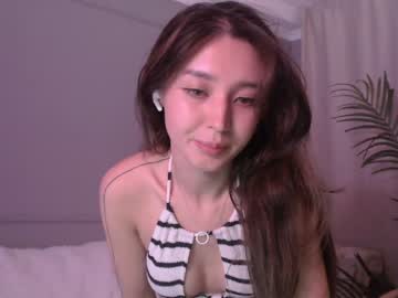 girl
        sarasuo cam image #2309456