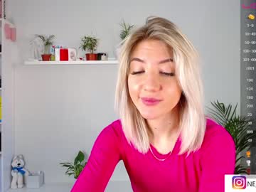 girl
        ella__sweety cam image #797624