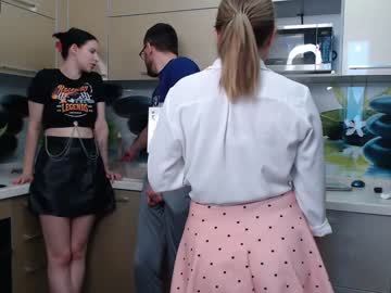 couple
        renae_tom cam image #387302