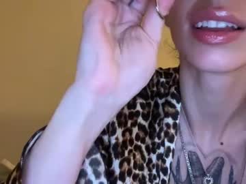 girl
        ariacutiee cam image #1552617