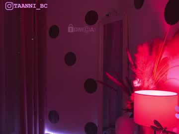 girl
        taanni_bc cam image #2815682