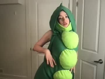 girl
        littlesugarpea cam image #2333773