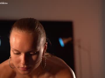 girl
        chillwithkira cam image #1572775