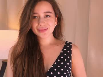 girl
        angella_taylor cam image #1916154