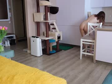 girl
        love_you_to123 cam image #1028994