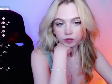girl
        small_blondee cam image #1439077