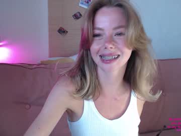 girl
        elli_harmon cam image #2151202
