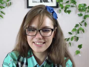 girl
        teresabriggs cam image #2227575