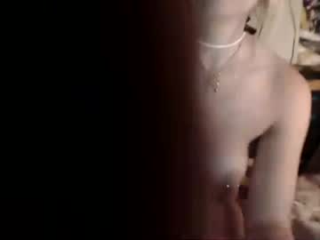 girl
        kipsy420 cam image #287184