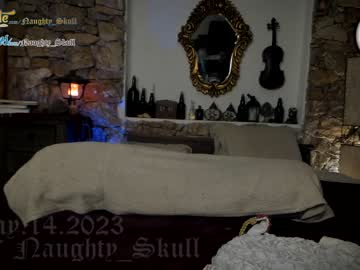 girl
        naughty_skull cam image #1528610