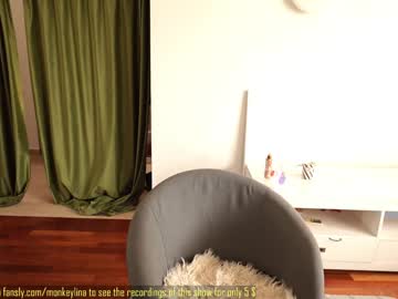 girl
        monkeylina cam image #2408544