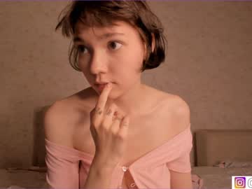 girl
        bzzzme cam image #2022137