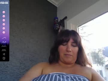 girl
        anniegetyourgun cam image #1276942
