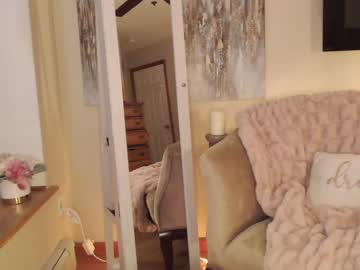 girl
        stacimarierose cam image #1197453