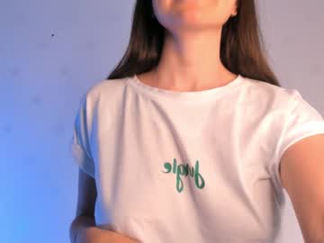 girl
        elliehunt cam image #2136376