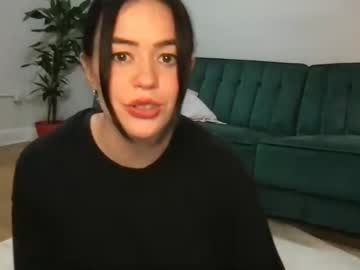 girl
        littlesugarpea cam image #2700573