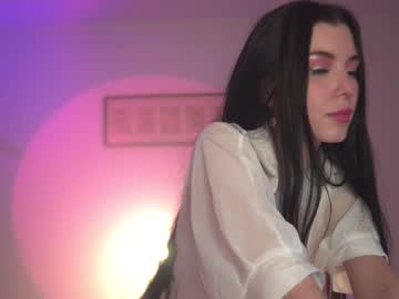 girl
        sophia_lean cam image #1752610