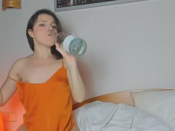 girl
        stellawells cam image #1522598