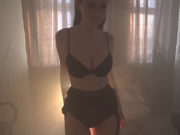 girl
        sophia_lean cam image #1544387