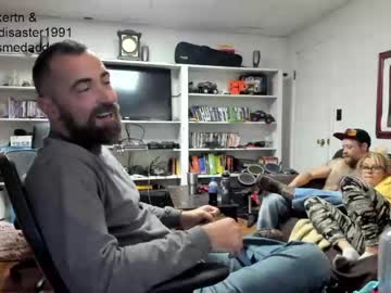 couple
        hardworkertn cam image #75717