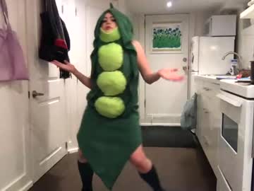 girl
        littlesugarpea cam image #1112544