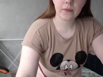 girl
        your_madhurricane cam image #70514