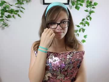 girl
        teresabriggs cam image #2220611
