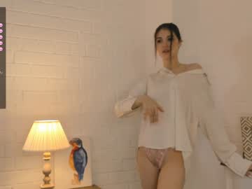 girl
        baileywalton cam image #2360236
