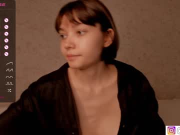 girl
        bzzzme cam image #2245440