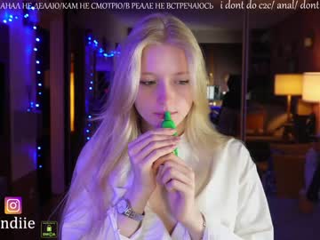 girl
        bestblondiiecb cam image #1529265
