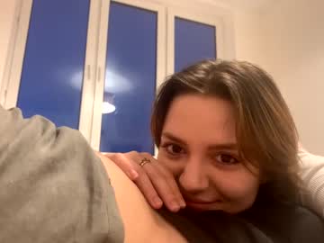 couple Milf & Teen Sex Cam Girls with holldydolly18
