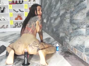 girl
        asianqueen93 cam image #2792117