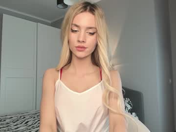girl
        aria_muv cam image #1793822
