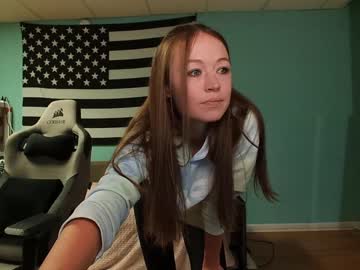 girl
        anabelleleigh cam image #2259013